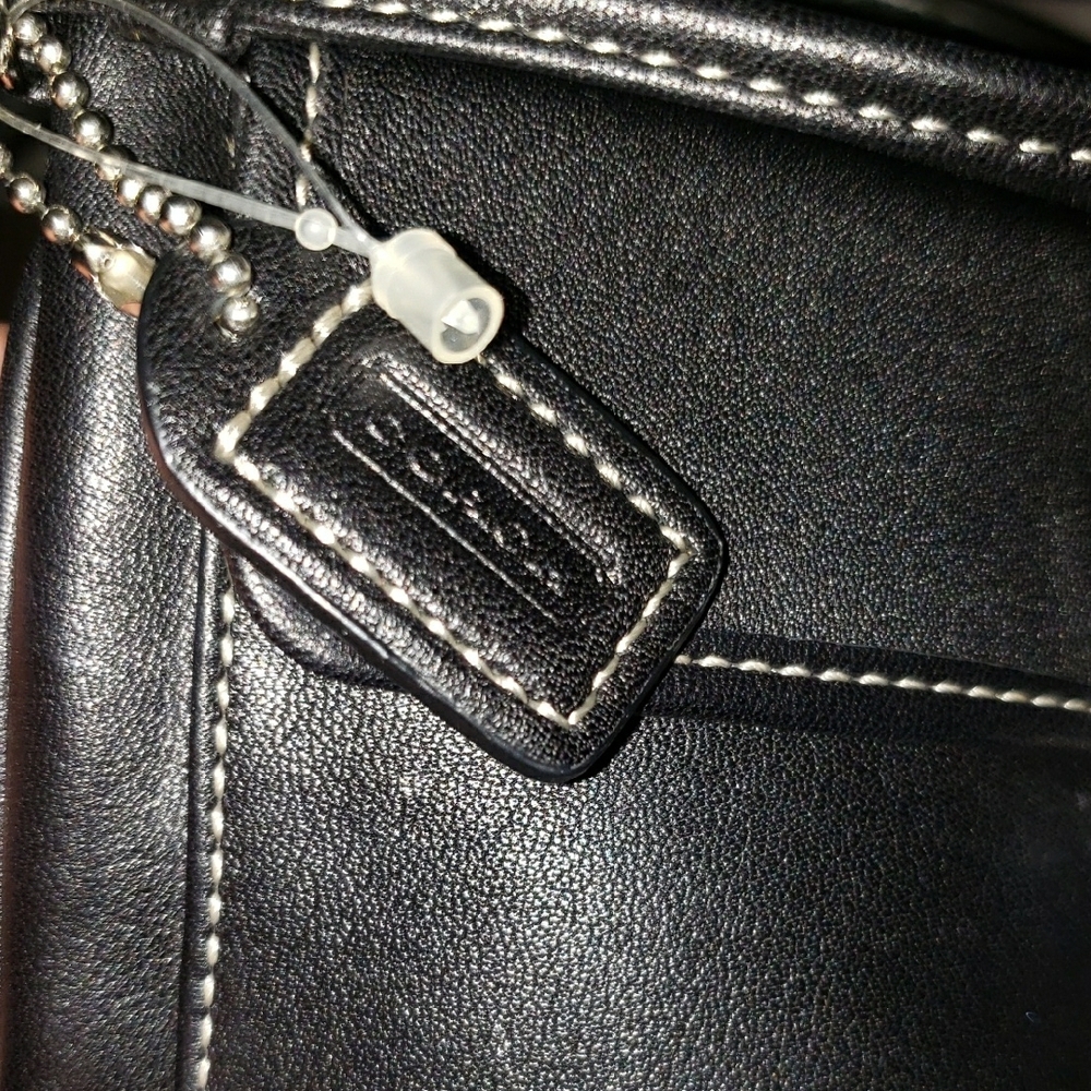 Coach Vintage Lambskin Wristlet - Picture 5 of 6
